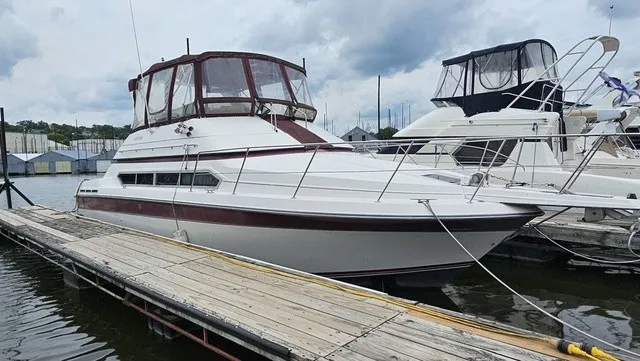 The Image of Carver Yachts 3467 Santego 1989 - 1