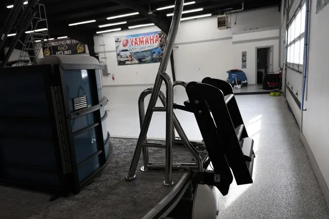 Slide: The Image of South Bay LE 224 RS 2.75 JAWS EDITION TRITOON 2027 - 9