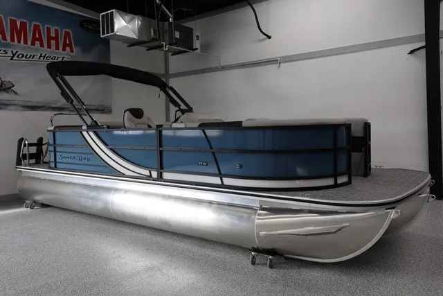 Slide: The Image of South Bay LE 224 RS 2.75 JAWS EDITION TRITOON 2027 - 4