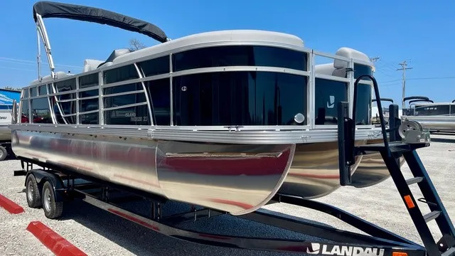Slide: The Image of Landau Island Breeze 23C Sport Rear Lounge Trit 2026 - 3