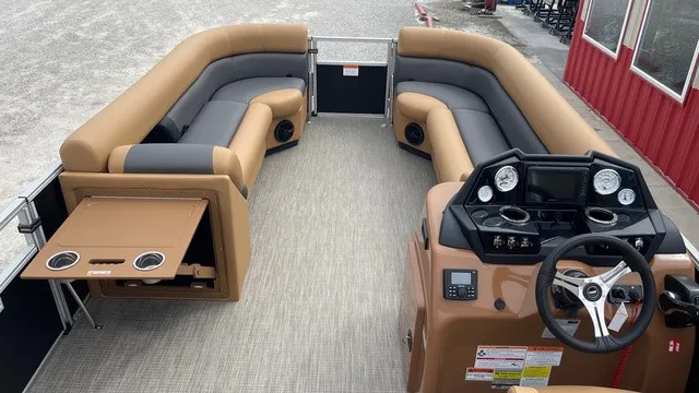Slide: The Image of Landau Island Breeze 25C Sport Rear Lounge Trit 2026 - 7