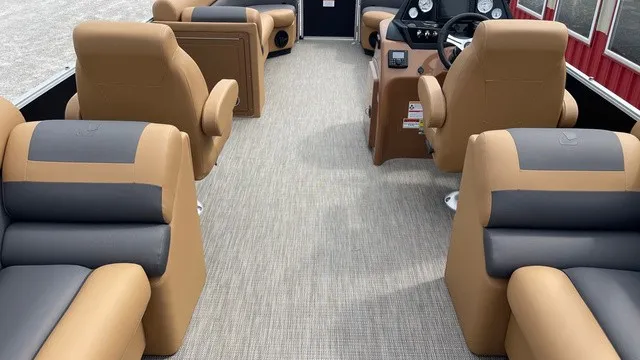 Slide: The Image of Landau Island Breeze 25C Sport Rear Lounge Trit 2026 - 11