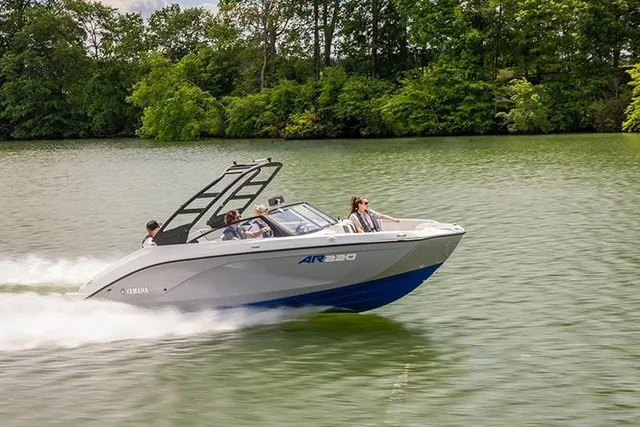 Slide: The Image of Yamaha AR220 2026 - 3