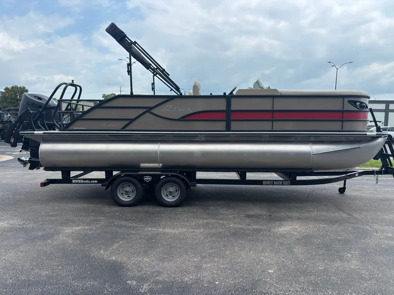 Slide: The Image of Bentley Pontoons 223 Legacy Swingback 2027 - 5