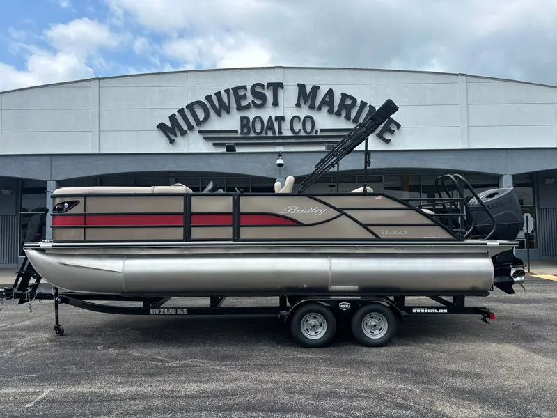 The Image of Bentley Pontoons 223 Legacy Swingback 2027 - 1