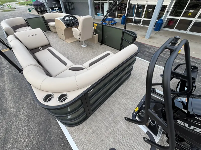 Slide: The Image of Bentley Pontoons 200 LEGACY CRUISE XL 2027 - 32