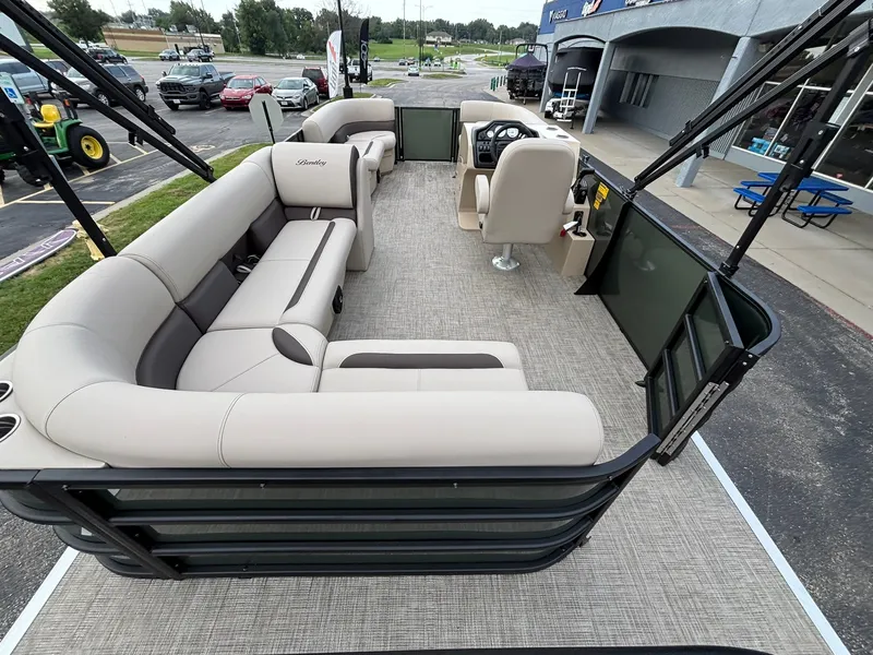 Slide: The Image of Bentley Pontoons 200 LEGACY CRUISE XL 2027 - 33