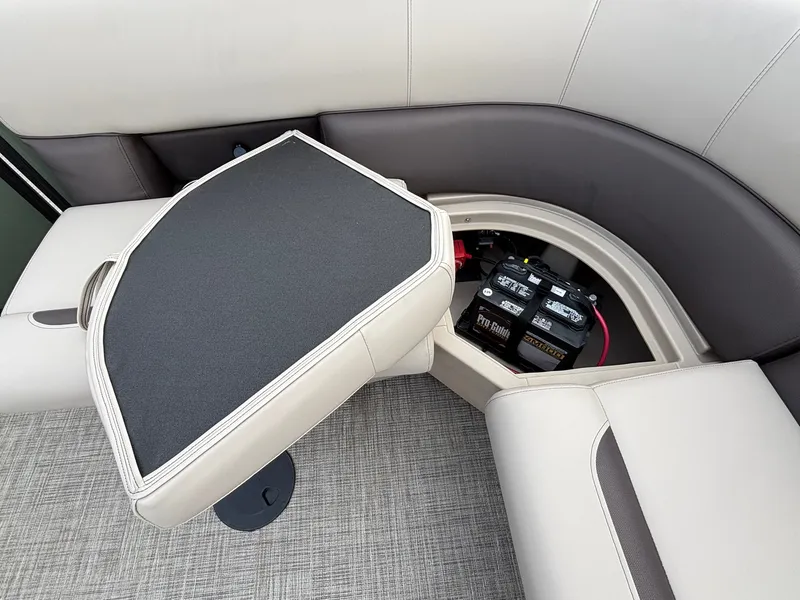 Slide: The Image of Bentley Pontoons 200 LEGACY CRUISE XL 2027 - 26
