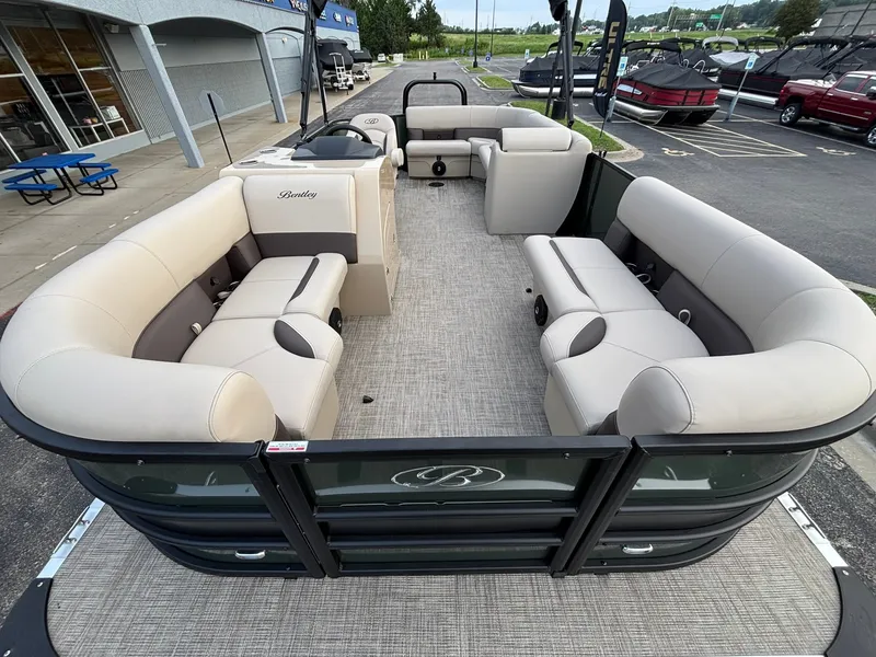 Slide: The Image of Bentley Pontoons 200 LEGACY CRUISE XL 2027 - 10