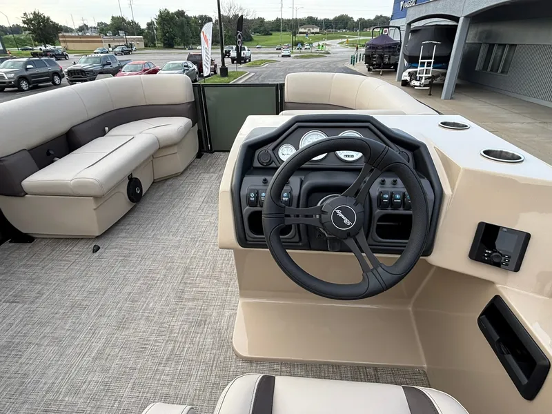 Slide: The Image of Bentley Pontoons 200 LEGACY CRUISE XL 2027 - 18