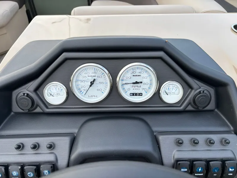 Slide: The Image of Bentley Pontoons 200 LEGACY CRUISE XL 2027 - 20