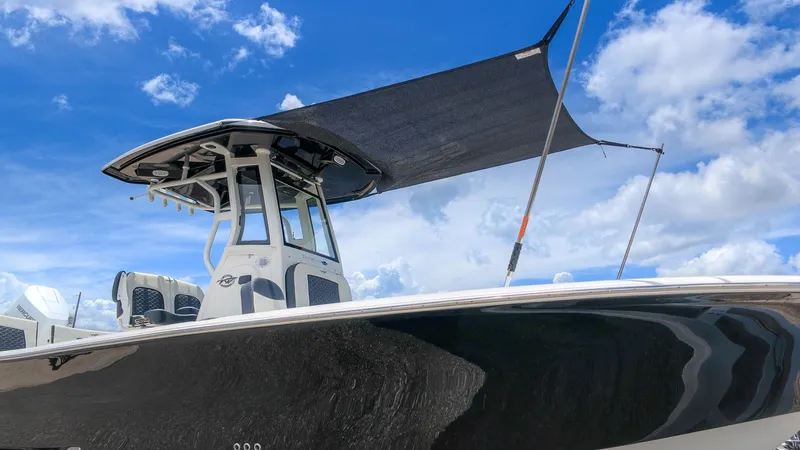The Image of Tidewater 2500 Carolina Bay 2027 - 3