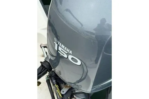 Slide: The Image of Low hours on 150 Hp Yamaha 4-stroke - 13