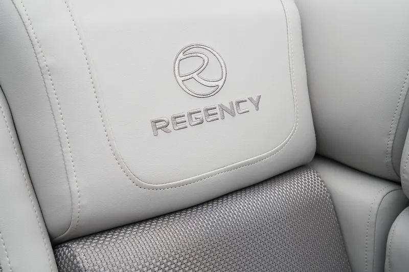 Slide: The Image of Regency 230 LE3 Sport 2025 - 21