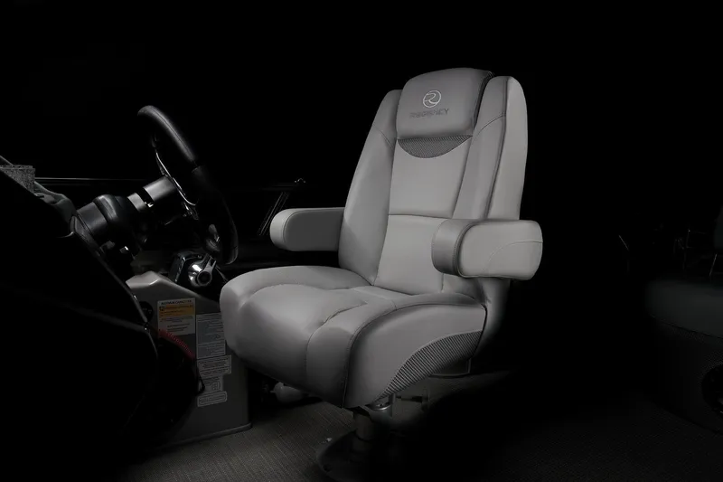 Slide: The Image of Regency 230 LE3 Sport 2025 - 54