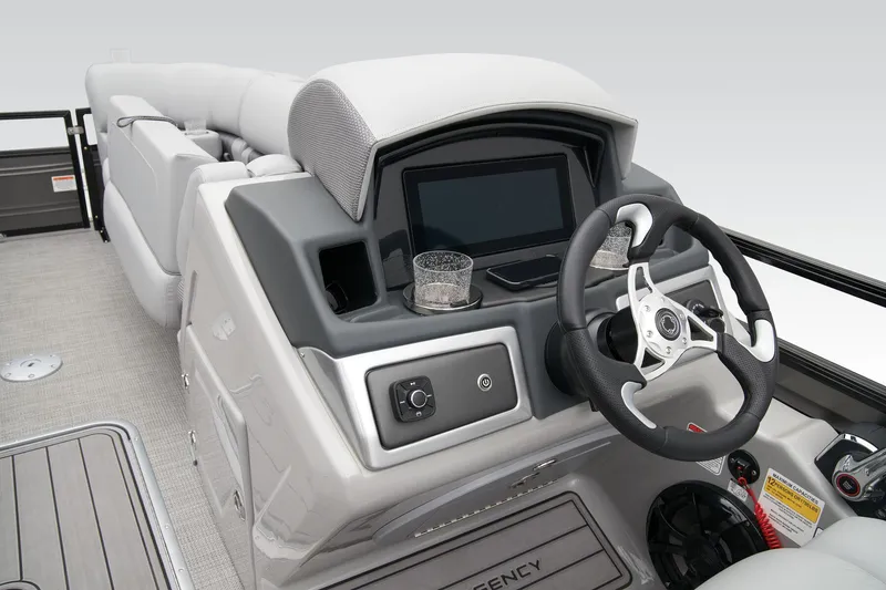 Slide: The Image of Regency 230 LE3 Sport 2025 - 27