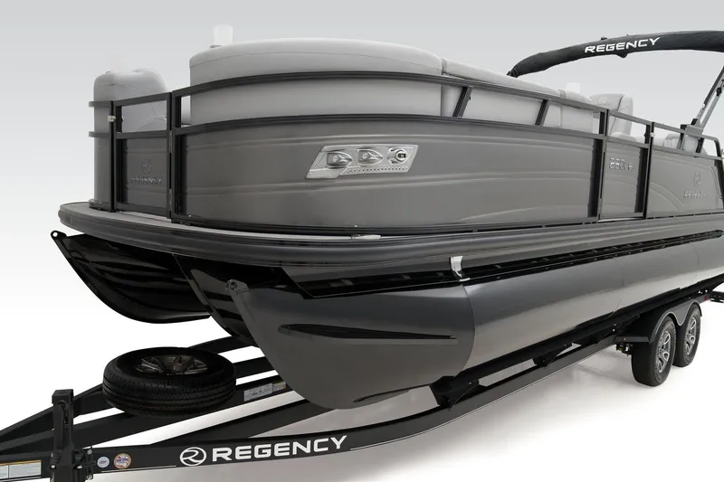 Slide: The Image of Regency 230 LE3 Sport 2025 - 10
