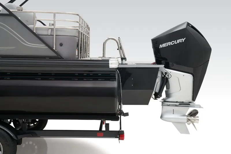 Slide: The Image of Regency 230 LE3 Sport 2025 - 41