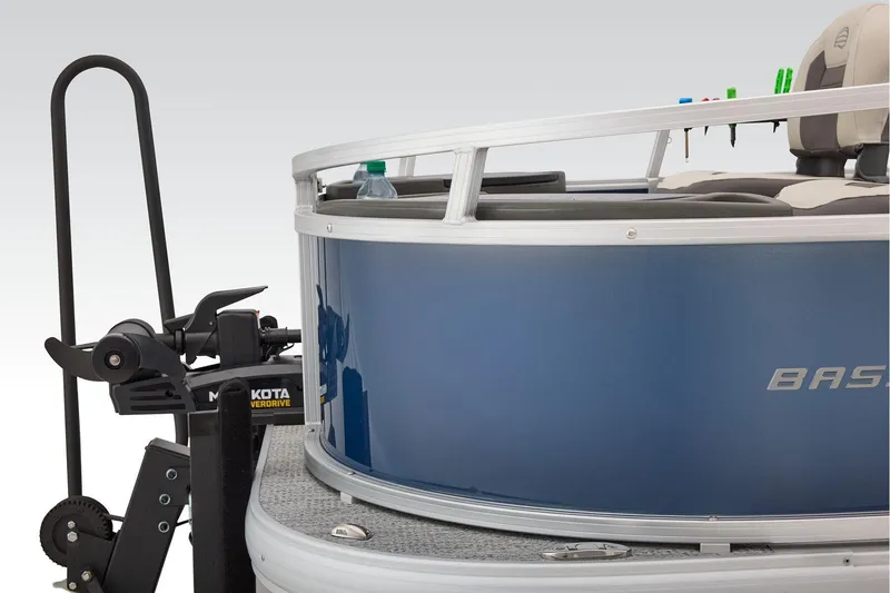 Slide: The Image of Sun Tracker Bass Buggy 18 DLX 2026 - 43