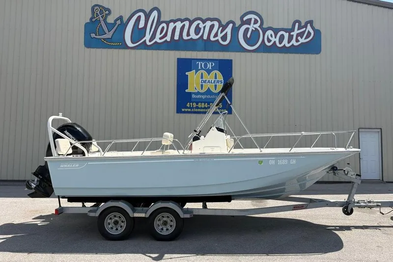 The Image of Boston Whaler 190 Montauk 2022 - undefined
