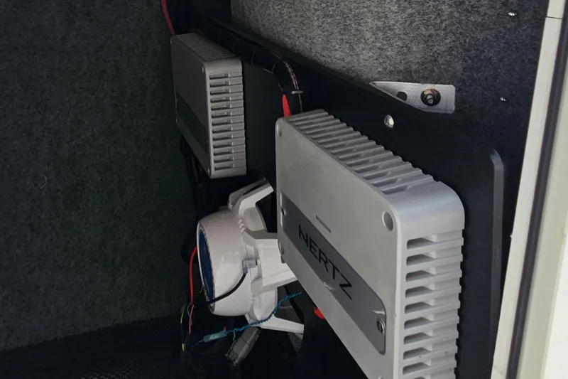 Slide: The Image of Audio system installation in 2023 Chaparral 23 SSi boat, featuring Hertz amplifiers. - 18