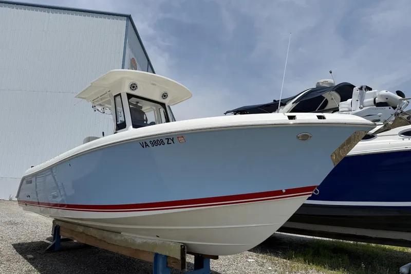 The Image of Pursuit S 248 Sport - 0