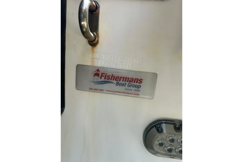 Slide: The Image of 2015 Boston Whaler 270 Vantage boat with Fishermans Boat Group label. - 37