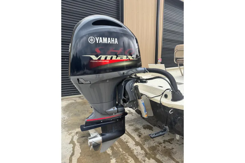 Slide: The Image of 2020 Xpress H22B Bay boat with Yamaha VMAX outboard motor. - 23
