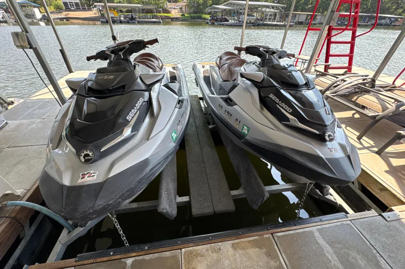 The Image of Sea-Doo GTX Limited 300 2018 - undefined