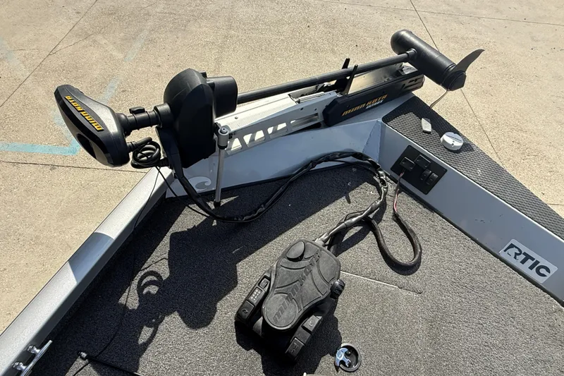 Slide: The Image of 2018 Ranger RT188C boat with Minn Kota trolling motor on deck. - 9