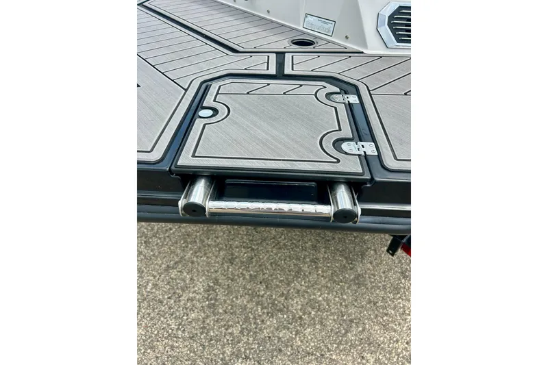 Slide: The Image of 2023 Starcraft SVX 211 IO boat deck with sleek, modern design and durable materials. - 52