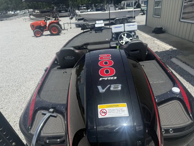 Slide: The Image of 2024 Nitro Z Series Z19 with 200HP V8 engine, equipped with four graphs and poles. - 6