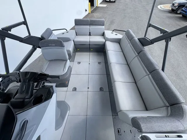 Slide: The Image of Sea-Doo Switch Sport 21 2024 - 12