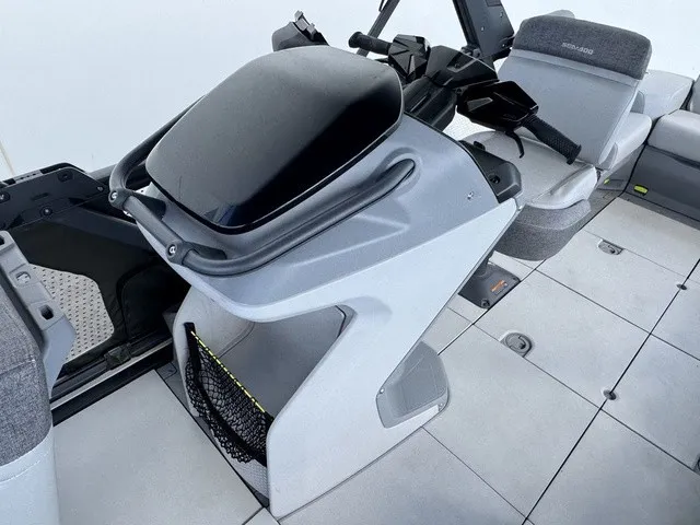 Slide: The Image of Sea-Doo Switch Sport 21 2024 - 10
