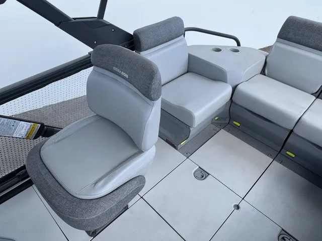Slide: The Image of Sea-Doo Switch Sport 21 2024 - 13