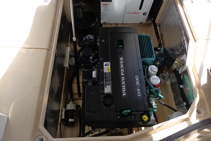 Slide: The Image of Engine compartment of 2016 Ranger Tugs R-31 S with Volvo Penta D4-300 engine. - 47