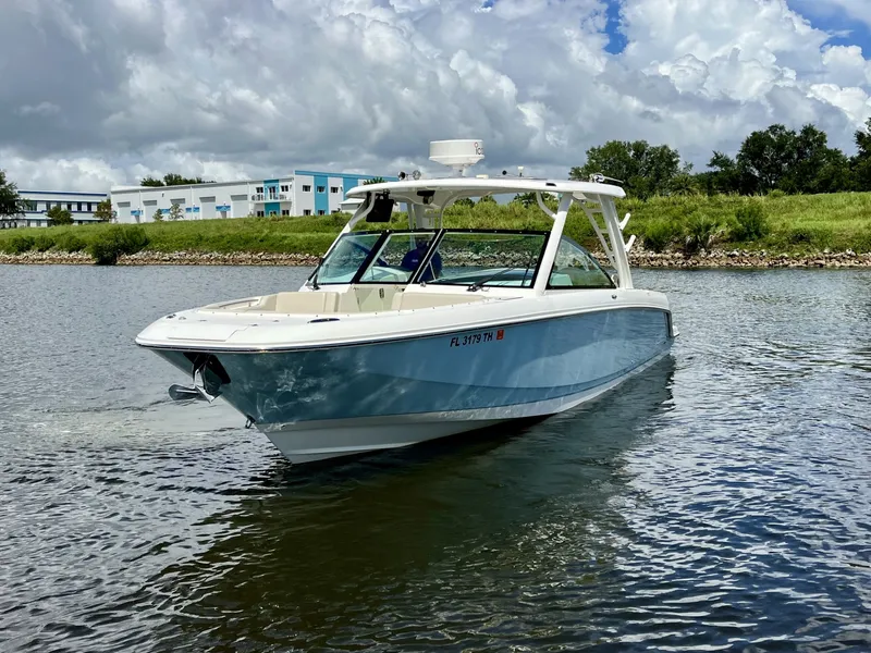The Image of Boston Whaler 320 VANTAGE 2022 - 0