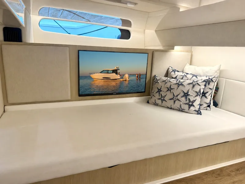 Slide: The Image of Regal 36 XO 2023 - 35