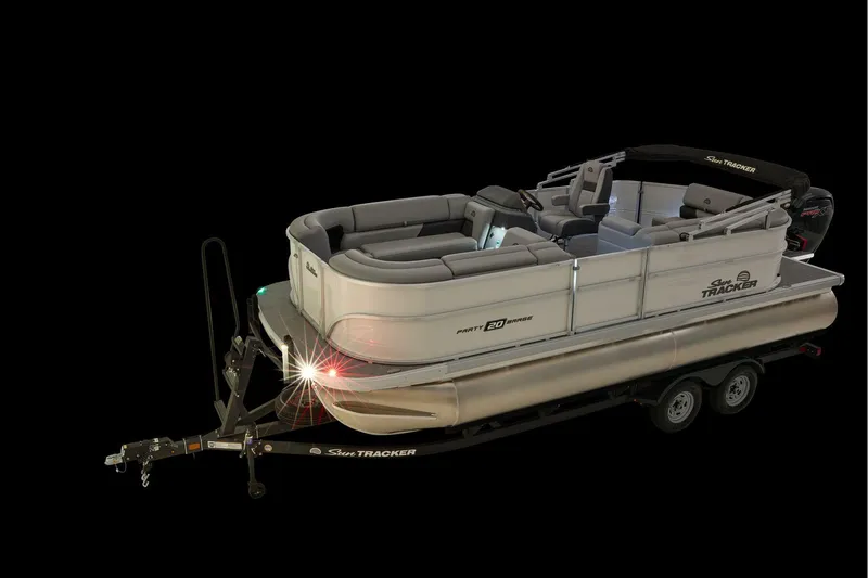 Slide: The Image of Sun Tracker Party Barge 20 DLX 2026 - 58