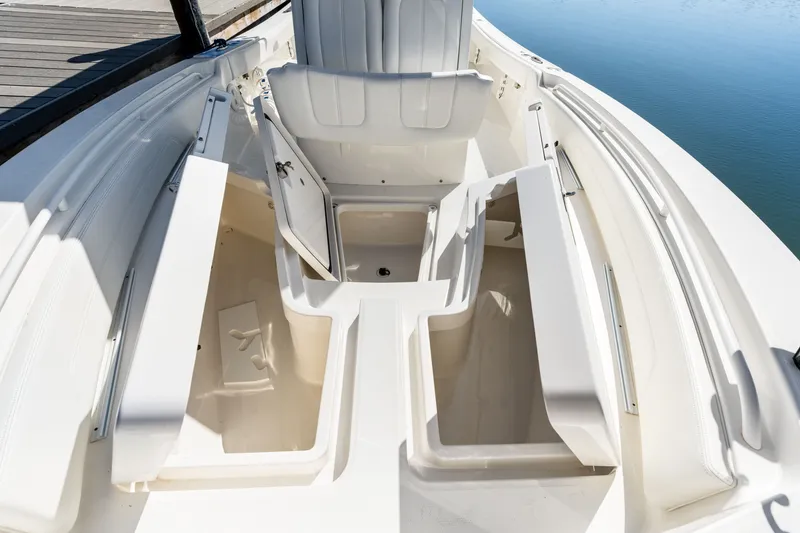 Slide: The Image of Regulator Marine 24XO 2021 - 10