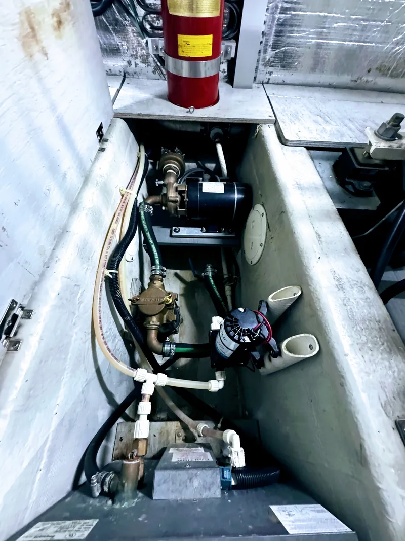 Slide: The Image of Carver Yachts 450 Voyager Pilothouse 1999 - 87
