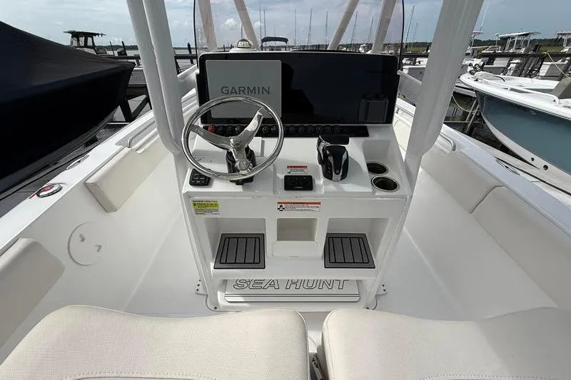 Slide: The Image of 2022 Sea Hunt Ultra 234 boat console with Garmin navigation system. - 10