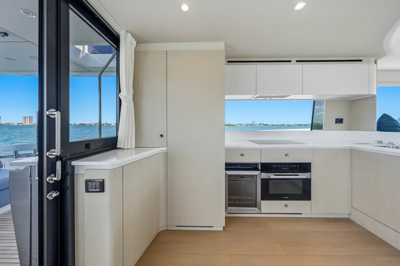 Slide: The Image of Azimut 68 2025 - 143