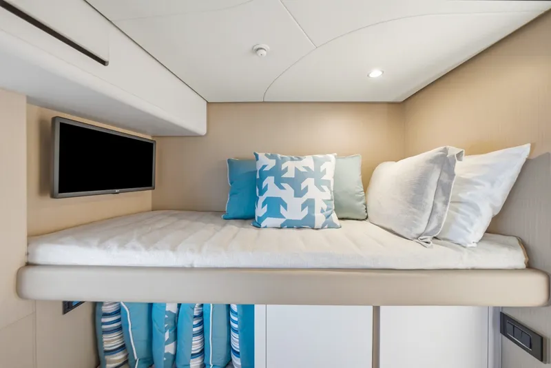 Slide: The Image of Azimut 68 2025 - 121