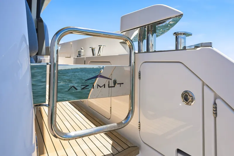 Slide: The Image of Azimut 68 2025 - 99