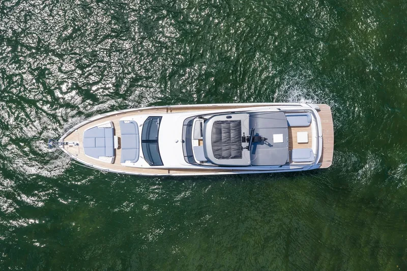 Slide: The Image of Azimut 68 2025 - 15