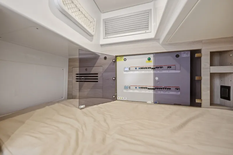 Slide: The Image of Azimut 68 2025 - 142
