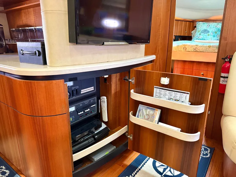 Slide: The Image of Tiara 4300 Sovran 2006 - 76