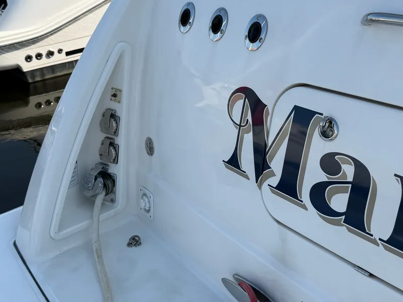 Slide: The Image of Tiara 4300 Sovran 2006 - 79