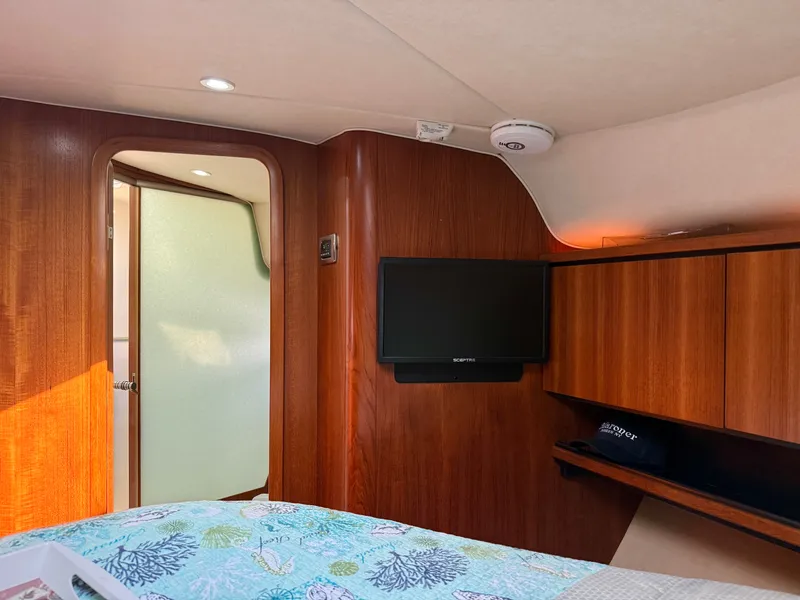 Slide: The Image of Tiara 4300 Sovran 2006 - 68